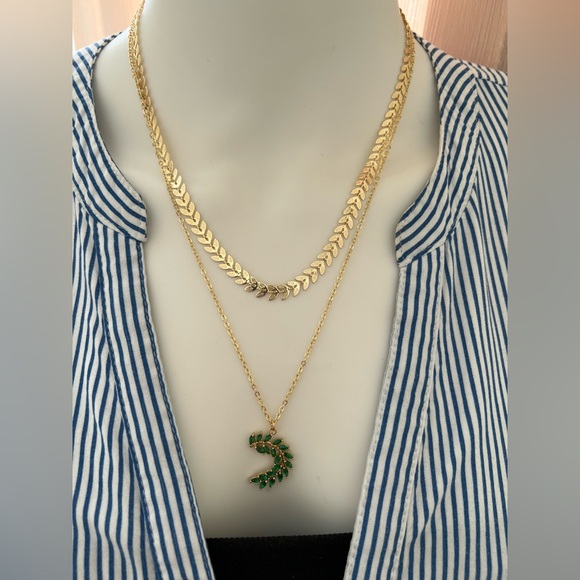 Elegant Cubic Zirconia Leaf Pendant Necklace Set - Classic Leaf Necklace - Picture 14 of 17